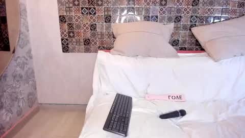 pamela_johnsonn online show from 6, 3, 2025