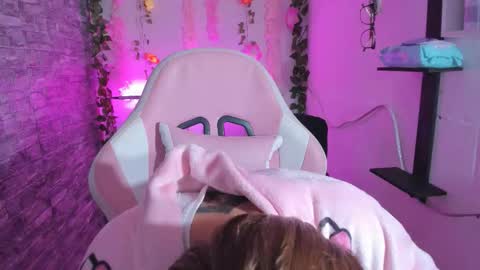 pamelajhonsom online show from 5, 11, 2025