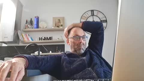 pansak1973 online show from 12, 12, 2024