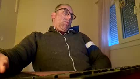 pansak1973 online show from 16, 2, 2025