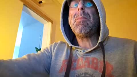 pansak1973 online show from 22, 2, 2025