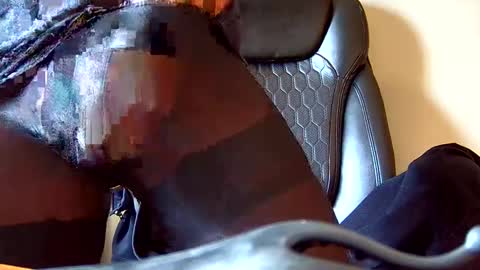 Snapshot of pantyhoseplay1 chatting on 10, 11, 2025 pantyhoseplay1 online show from 10, 11, 2025