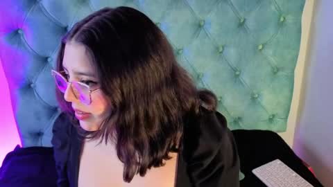 Paola Lyon online show from 22, 4, 2026