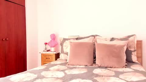 Paola   online show from 10, 2, 2025