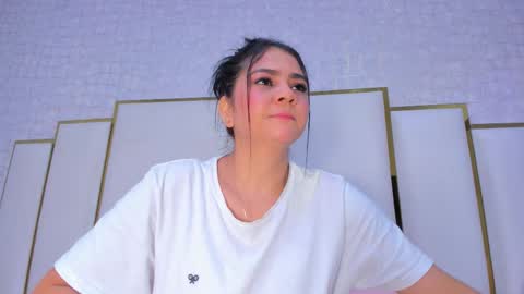 Snapshot of paolaa_rodriguez chatting on 1, 12, 2025 Paola online show from 1, 12, 2025