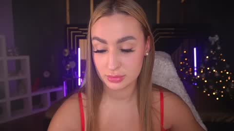 Snapshot of paolamola chatting on 12, 1, 2025 Lia online show from 12, 1, 2025