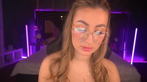 Snapshot of paolamola chatting on 9, 2, 2025 Lia online show from 9, 2, 2025