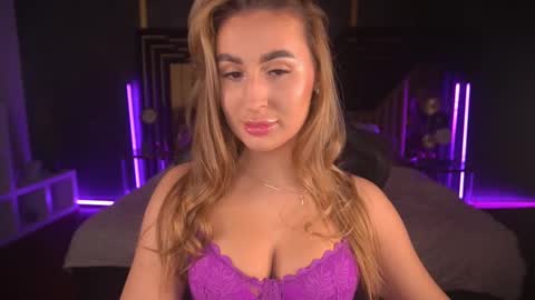 Snapshot of paolamola chatting on 22, 2, 2025 Lia online show from 22, 2, 2025