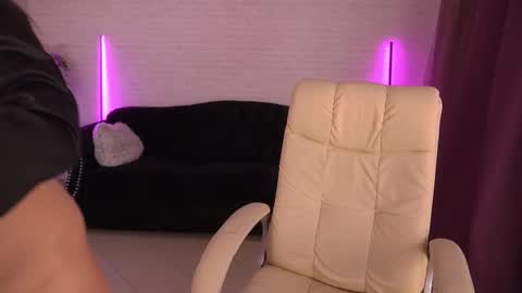 Snapshot of paolamola chatting on 8, 3, 2025 Lia online show from 8, 3, 2025