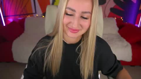 Snapshot of paolamola chatting on 27, 9, 2025 Lia online show from 27, 9, 2025