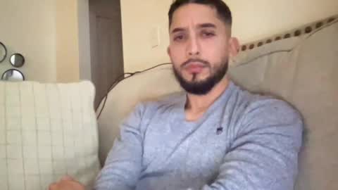 papicubano_guapo23cm online show from 2, 12, 2025