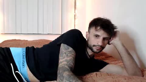 Snapshot of papijakey chatting on 6, 1, 2025  -- New Videos Down Below online show from 6, 1, 2025