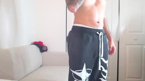 Snapshot of papijakey chatting on 9, 3, 2025  -- New Videos Down Below online show from 9, 3, 2025