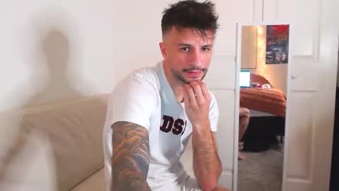 Snapshot of papijakey chatting on 11, 3, 2025  -- New Videos Down Below online show from 11, 3, 2025