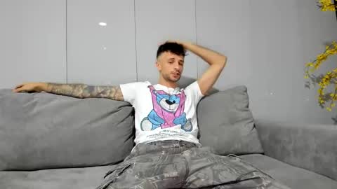 Snapshot of papijakey chatting on 27, 10, 2025  -- New Videos Down Below online show from 27, 10, 2025