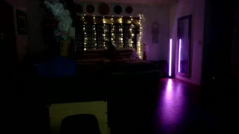 Snapshot of paradisevixen chatting on 24, 6, 2026 Hot couple ready to please you online show from 24, 6, 2026