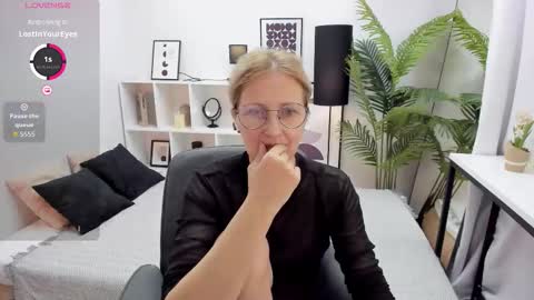 Paris online show from 14, 10, 2025