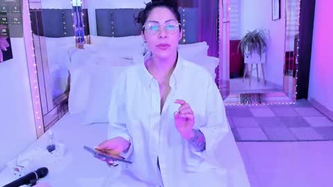 Mia online show from 9, 3, 2025