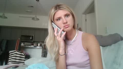 parisbaby2000 online show from 15, 9, 2025