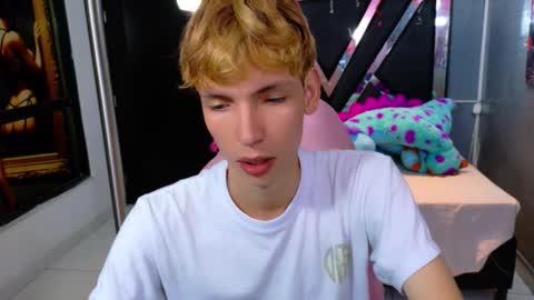 Snapshot of park_jimin1 chatting on 25, 9, 2025 park_jimin1 online show from 25, 9, 2025