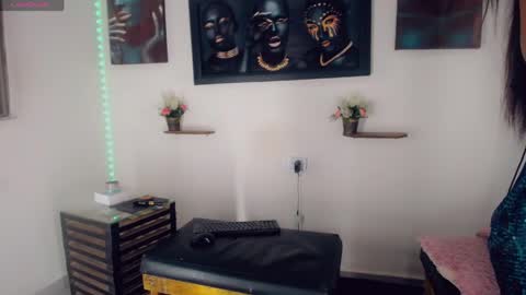 party_fre_girl online show from 11, 5, 2026