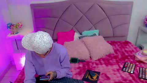 party_fre_girl online show from 6, 8, 2026