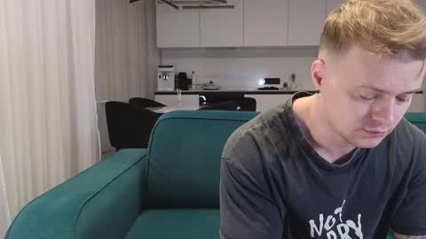 Snapshot of pashka_x chatting on 28, 2, 2025 Pashka online show from 28, 2, 2025