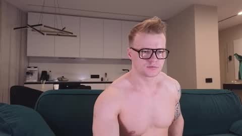 Snapshot of pashka_x chatting on 6, 3, 2025 Pashka online show from 6, 3, 2025