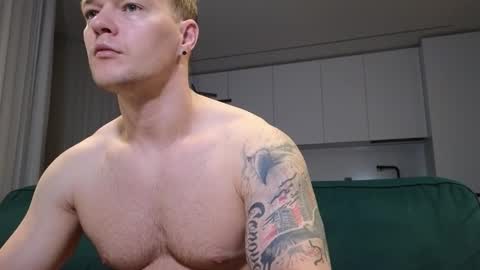 Snapshot of pashka_x chatting on 1, 10, 2025 Pashka online show from 1, 10, 2025