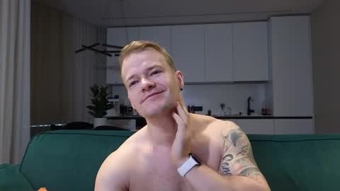 Snapshot of pashka_x chatting on 31, 10, 2025 Pashka online show from 31, 10, 2025