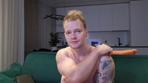 Snapshot of pashka_x chatting on 1, 11, 2025 Pashka online show from 1, 11, 2025