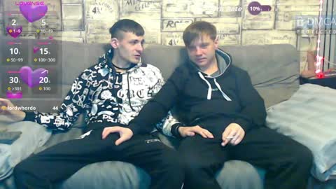 Max tall dark-haired guy with tattoos and Phil blond-haired online show from 3, 4, 2026
