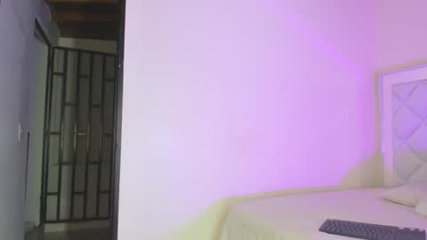 passionfruitx2 online show from 30, 4, 2026