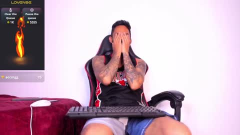 Snapshot of patrick_hot69 chatting on 3, 2, 2025 patrick_hot69 online show from 3, 2, 2025