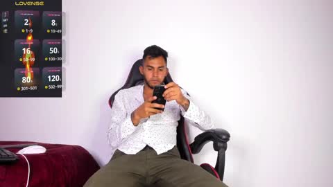 Snapshot of patrick_hot69 chatting on 3, 3, 2025 patrick_hot69 online show from 3, 3, 2025