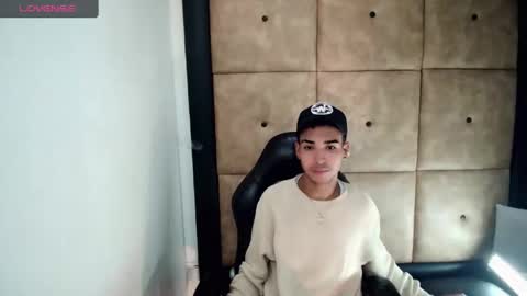 PatrickXX 1 online show from 1, 10, 2025