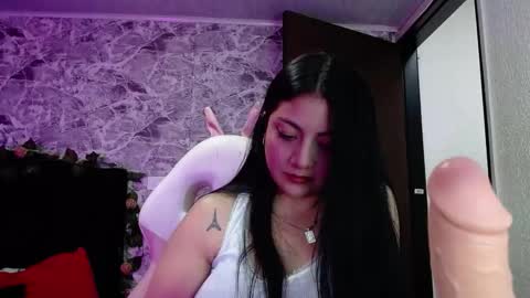 Snapshot of pau_cute19 chatting on 5, 11, 2025 pau cute online show from 5, 11, 2025