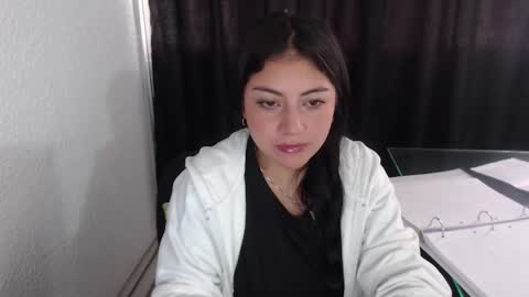 Snapshot of pau_cute19 chatting on 6, 11, 2025 pau cute online show from 6, 11, 2025