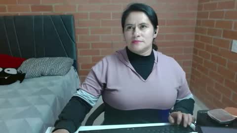 paula__117 online show from 5, 5, 2026