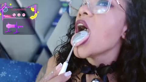 Snapshot of paula_daniela1 chatting on 8, 11, 2025 Paula online show from 8, 11, 2025