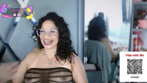 Snapshot of paula_daniela1 chatting on 21, 11, 2025 Paula online show from 21, 11, 2025