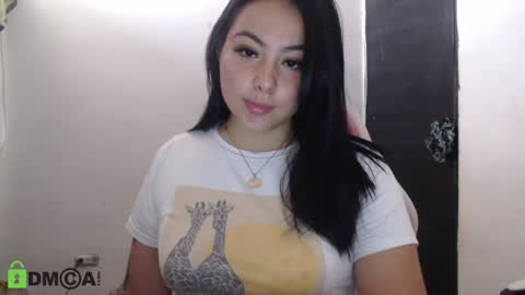 paula_torrez online show from 4, 2, 2025