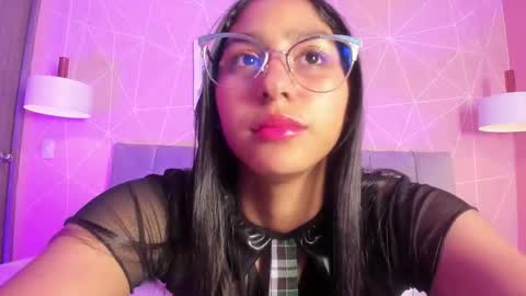 Snapshot of paulacastilla chatting on 21, 10, 2025 Pau  online show from 21, 10, 2025