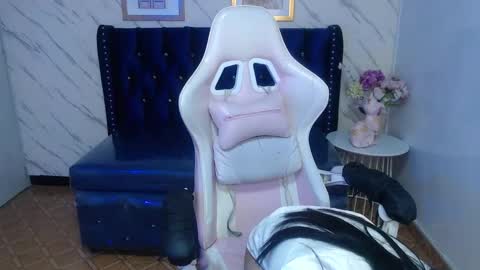 Snapshot of paulette_v chatting on 13, 2, 2025 Live 800am 200pm COLOMBIAN HOUR online show from 13, 2, 2025