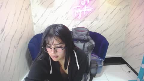 Snapshot of paulette_v chatting on 12, 3, 2025 Live 800am 200pm COLOMBIAN HOUR online show from 12, 3, 2025