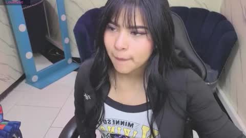 Snapshot of paulette_v chatting on 15, 10, 2025 Live 800am 200pm COLOMBIAN HOUR online show from 15, 10, 2025