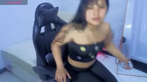 Snapshot of paulette_v chatting on 5, 12, 2025 Live 800am 200pm COLOMBIAN HOUR online show from 5, 12, 2025