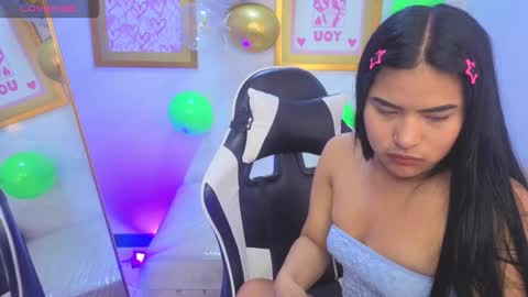 Snapshot of paulette_v chatting on 18, 3, 2026 Live 800am 200pm COLOMBIAN HOUR online show from 18, 3, 2026