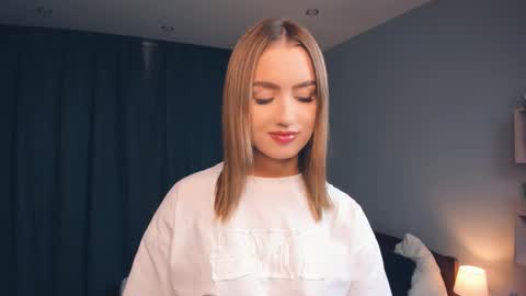 Snapshot of paulettelafevre chatting on 9, 9, 2025 Eva online show from 9, 9, 2025