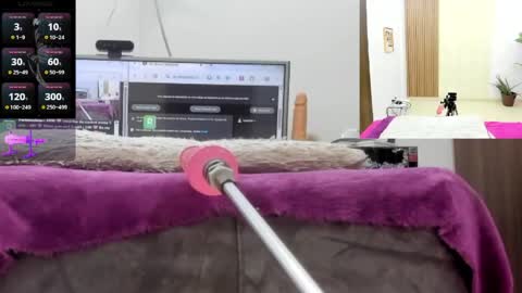 Paulina Davis  online show from 7, 6, 2026